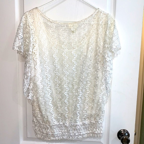 Large Lavish white laced top with tank top underlay - Picture 2 of 7